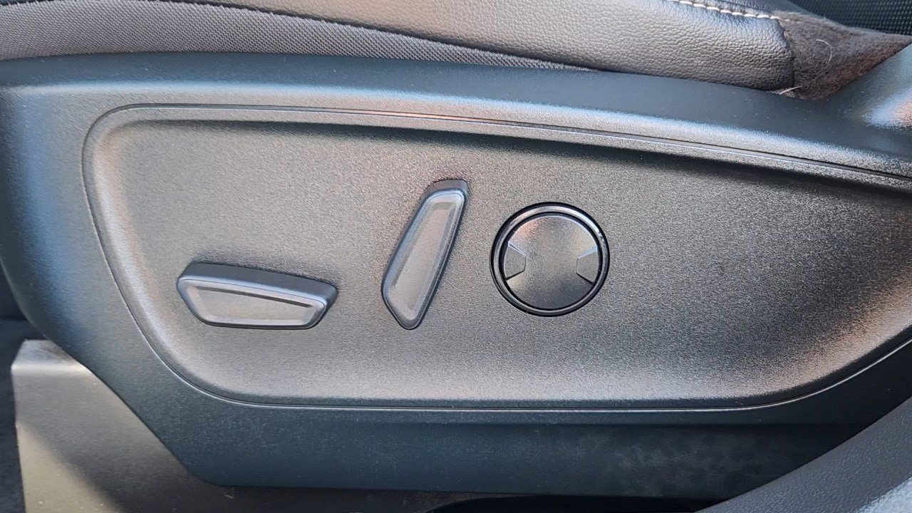 2022 Ford Escape Titanium Hybrid photo 8