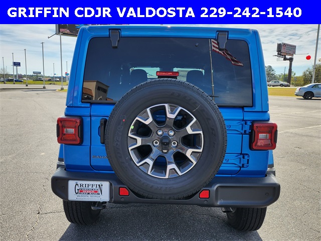 2025 Jeep Wrangler Sahara photo 4