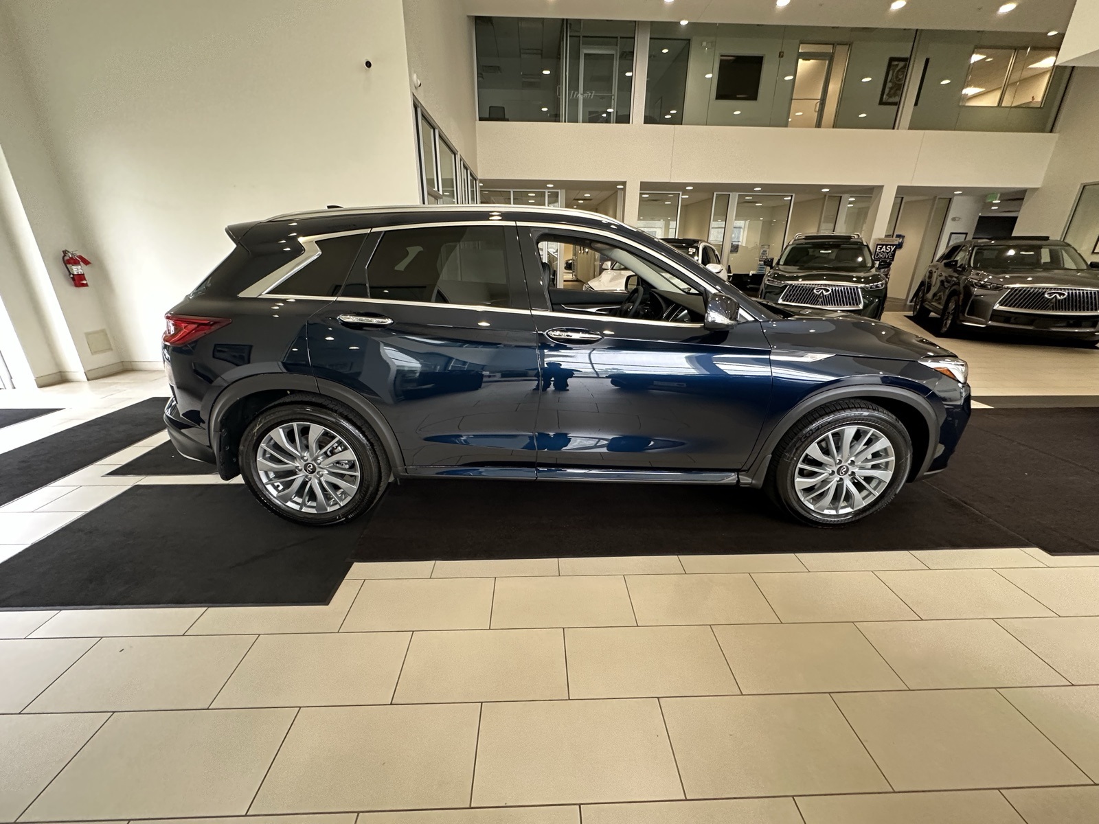 2025 Infiniti QX50 Luxe AWD photo 8