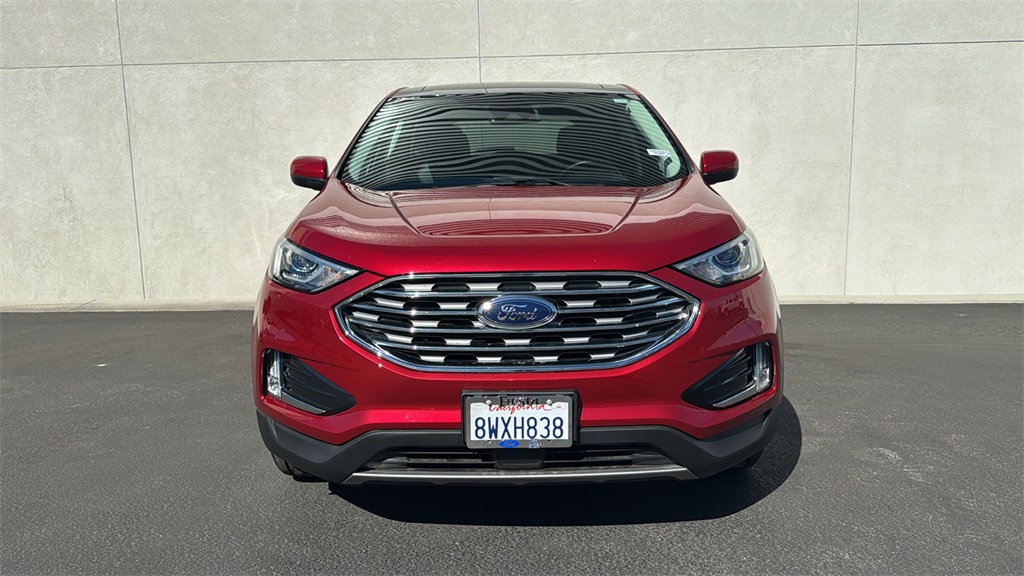 2022 Ford Edge SEL photo 2