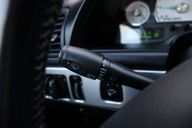 2005 Ford Thunderbird Base photo 9