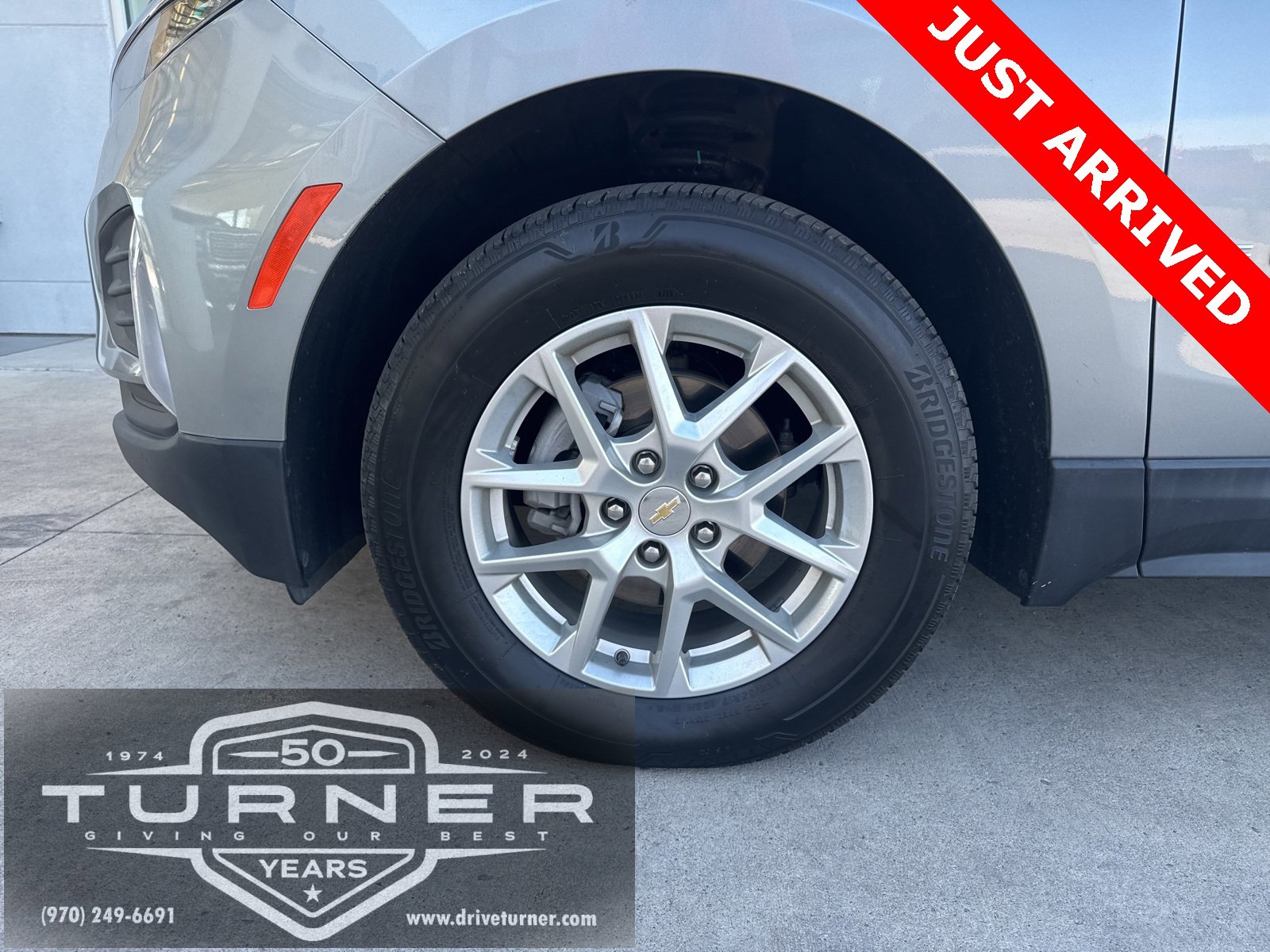 2024 Chevrolet Equinox LT photo 3