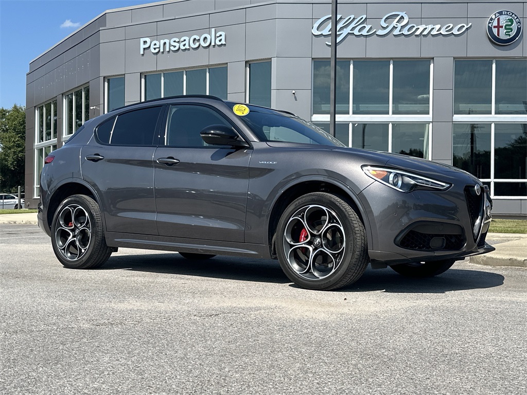 2023 Alfa Romeo Stelvio Ti photo 9