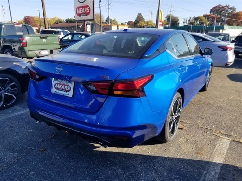 2025 Nissan Altima 2.5 SR photo 4