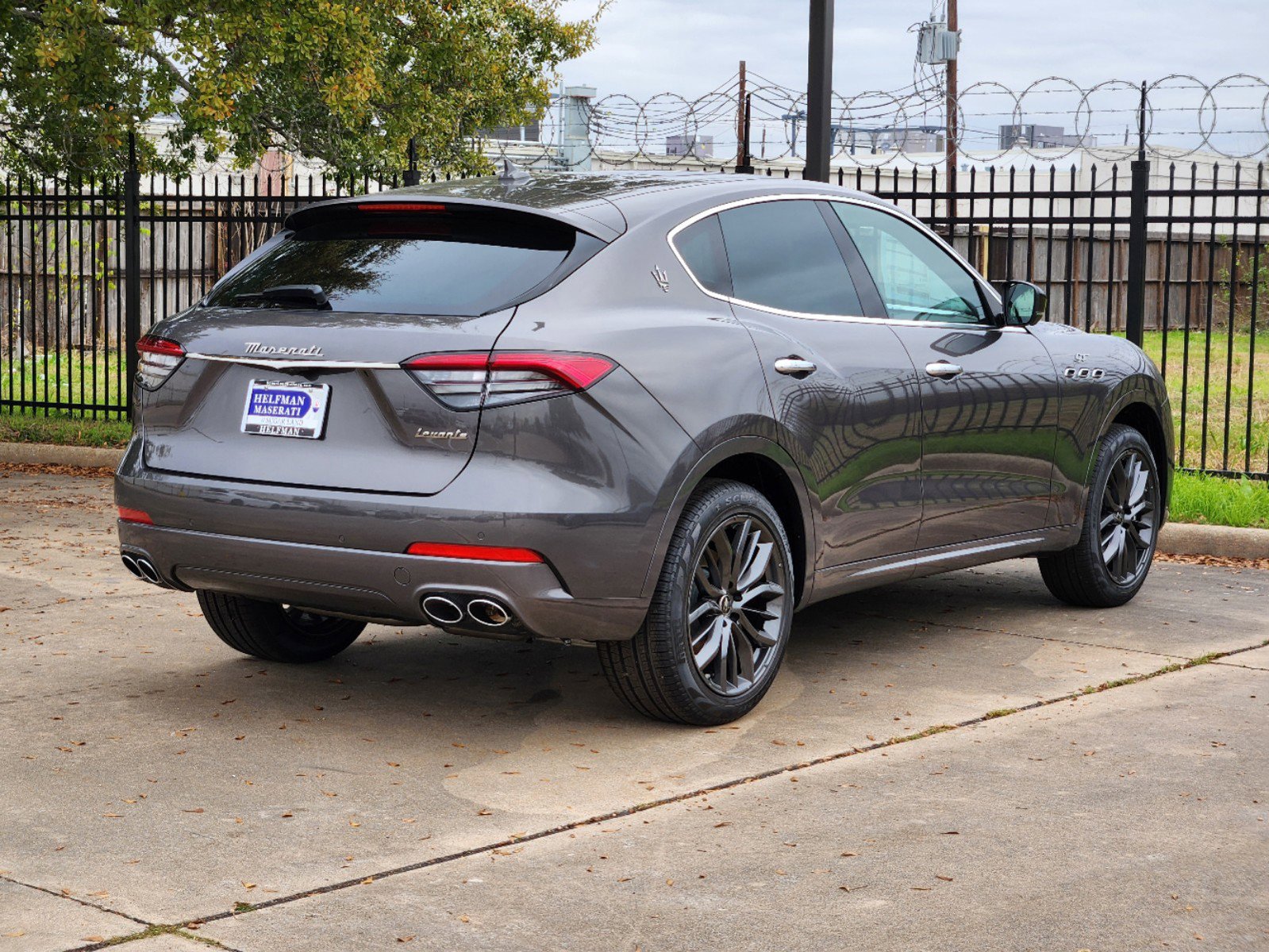 2024 Maserati Levante GT photo 6
