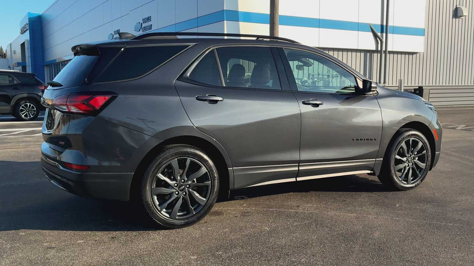 2023 Chevrolet Equinox RS photo 2