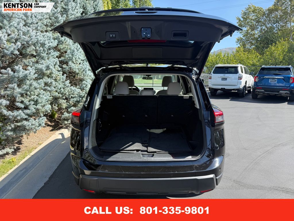 2024 Nissan Rogue SV photo 32