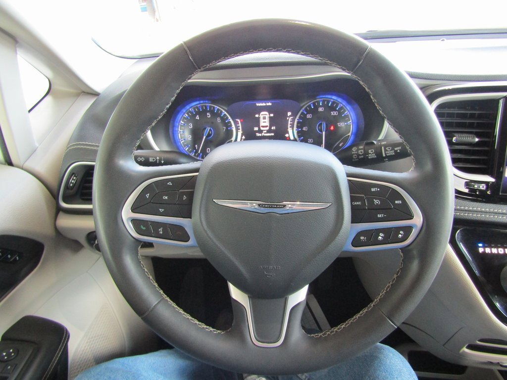 2022 Chrysler Pacifica Touring L photo 20