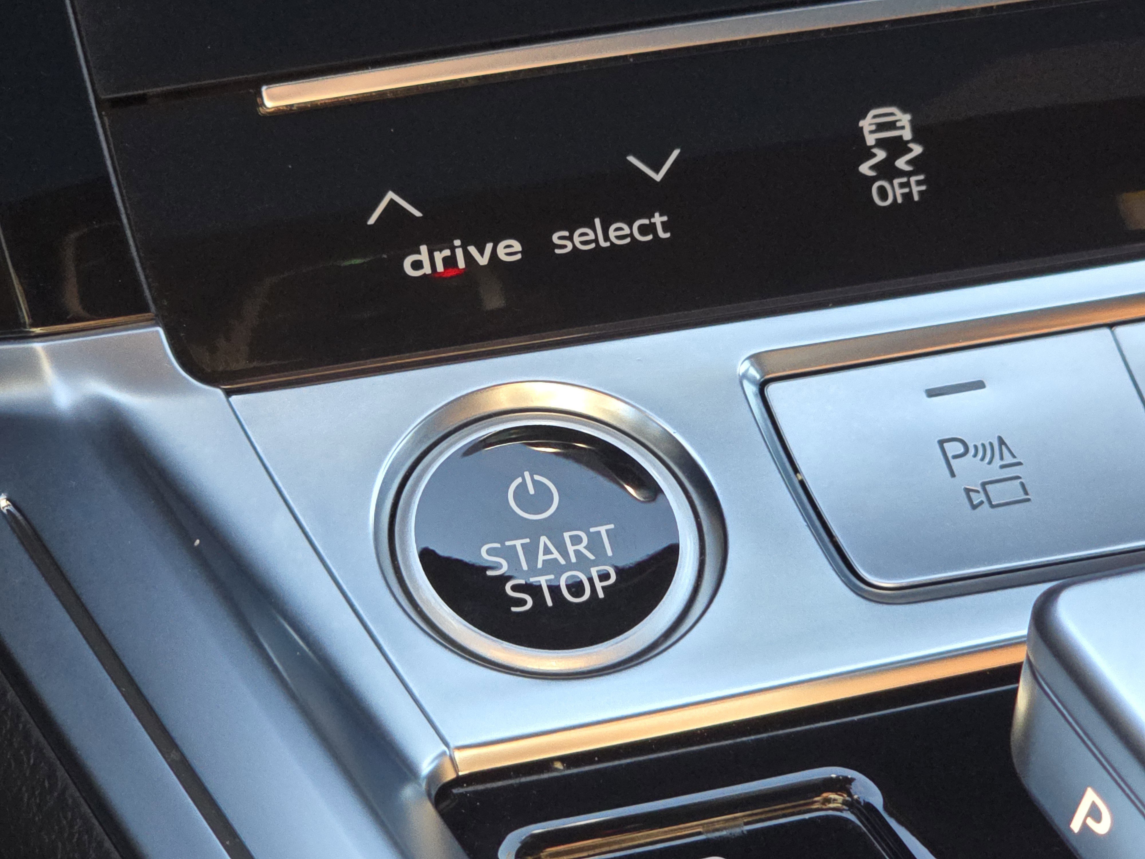 2024 Audi Q8 E-tron Prestige photo 8