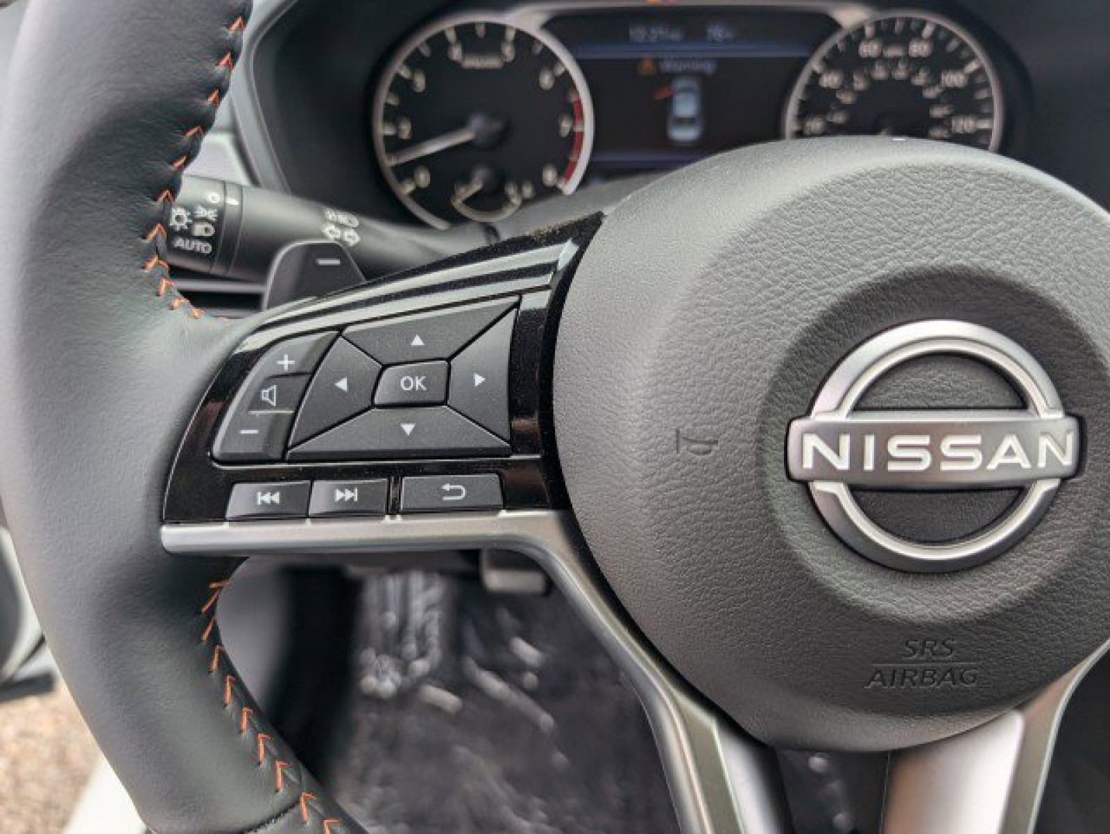 Used 2024 PEARL WHIT Nissan 2.5 SR image 16