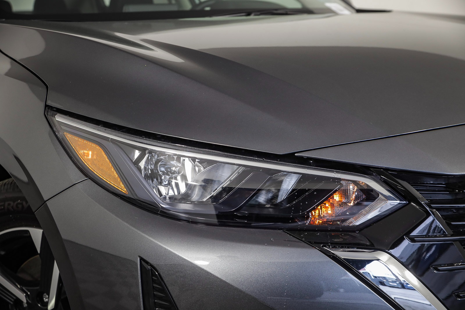 2025 Nissan Sentra SV photo 2