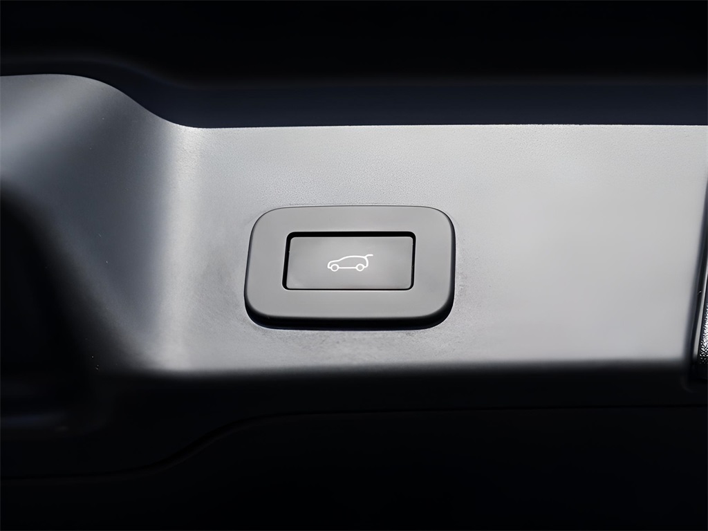 2023 Land Rover Range Rover Evoque R-Dynamic SE photo 15