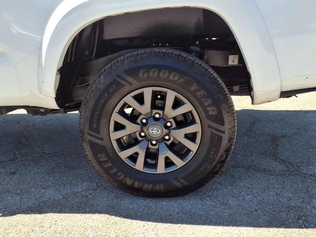 2023 Toyota Tacoma TRD Sport V6 photo 4