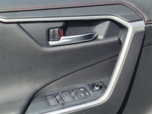 2021 Toyota RAV4 Prime XSE photo 17