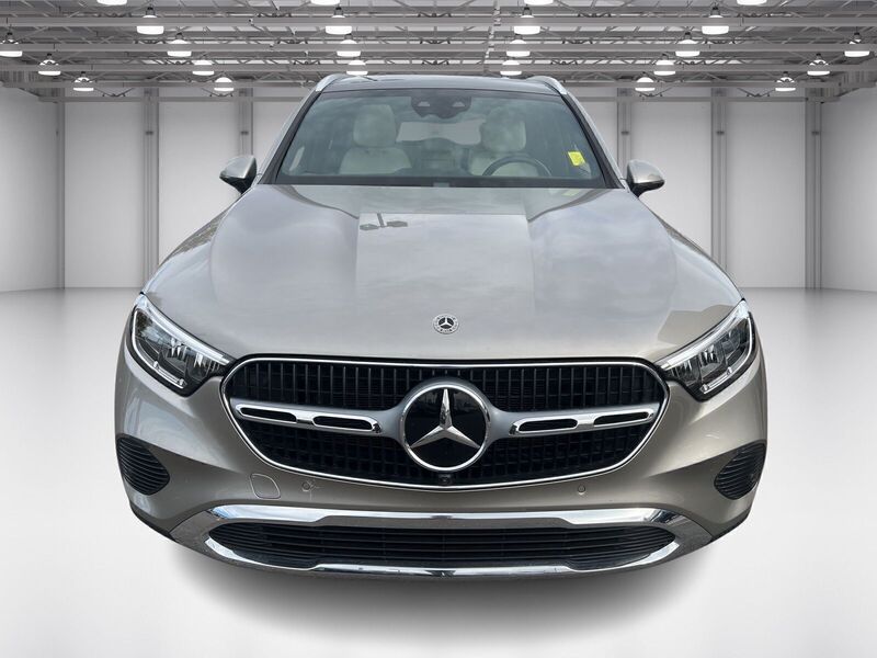 2024 Mercedes Benz GLC 300 4MATIC photo 2