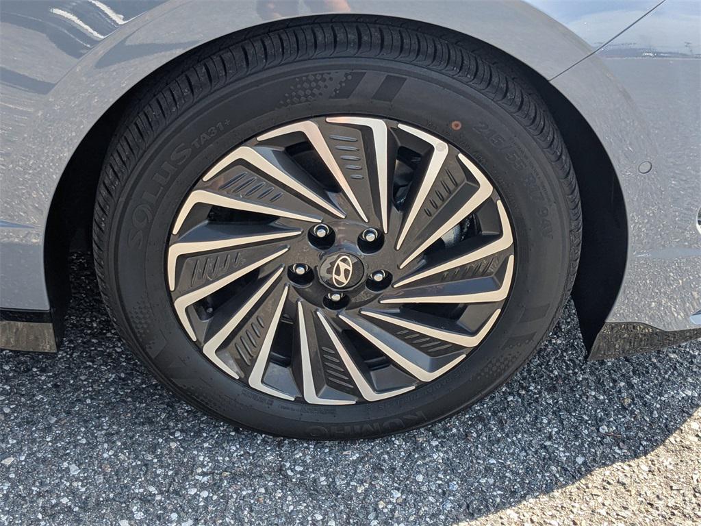 2025 Hyundai Sonata Hybrid Limited photo 11