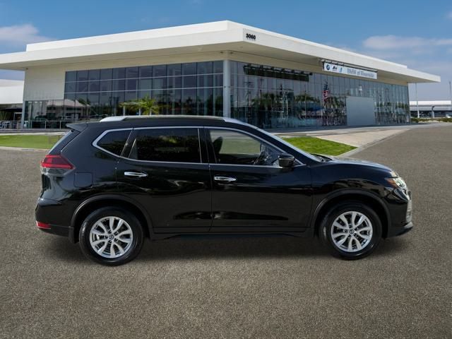 2019 Nissan Rogue SV photo 13