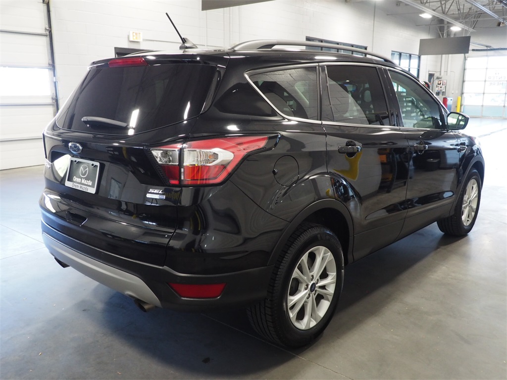 Used 2018 Black Ford SEL image 4