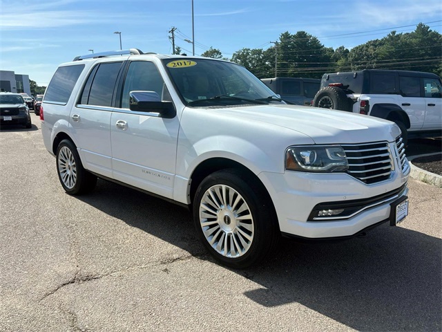 Used 2017 White Platinum Clearcoat Metallic Lincoln Reserve image 1