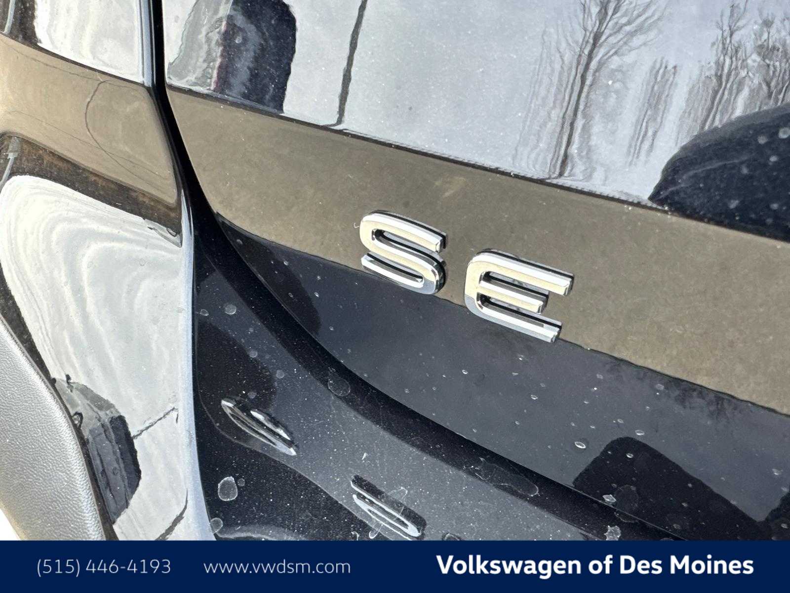 2025 Volkswagen Taos SE photo 6
