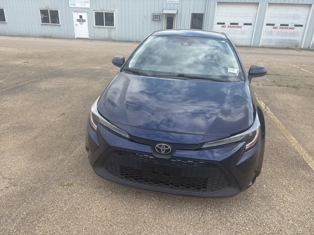 2022 Toyota Corolla LE photo 3