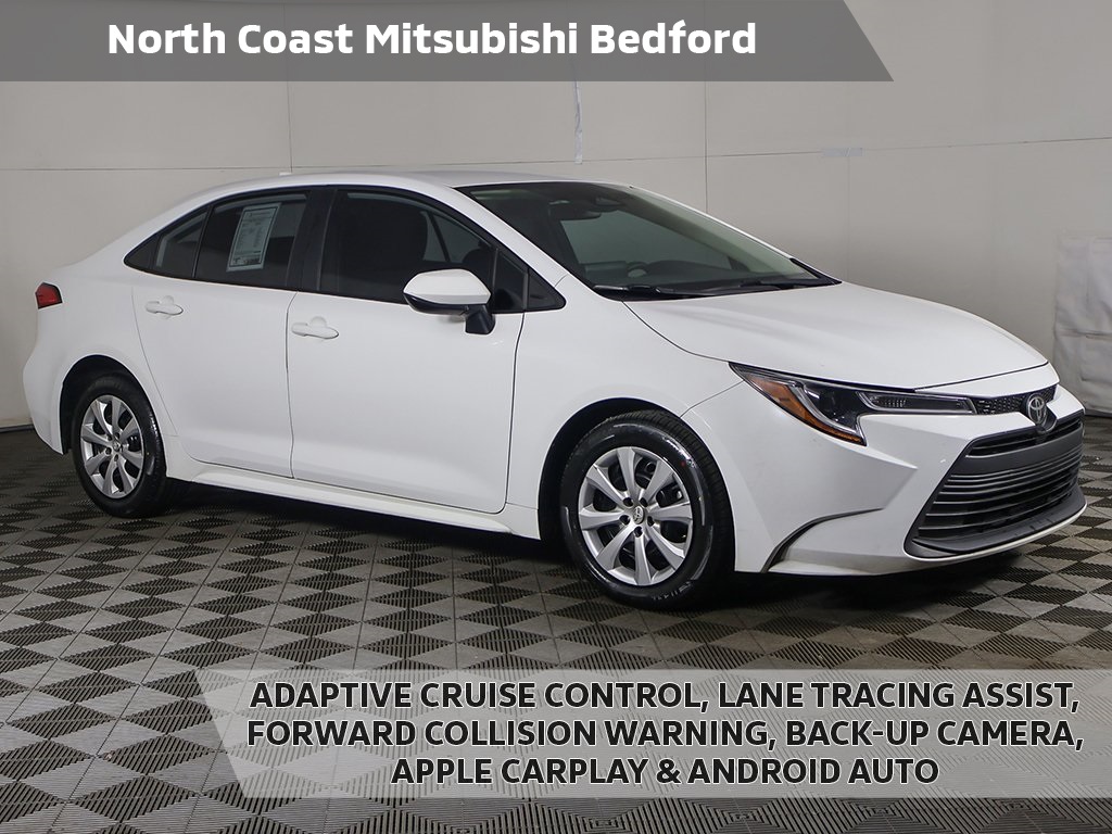 2024 Toyota Corolla LE's photo