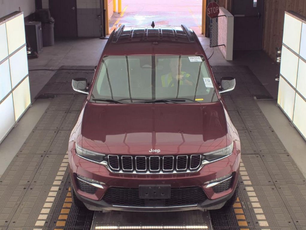 2023 Jeep Grand Cherokee Limited photo 2