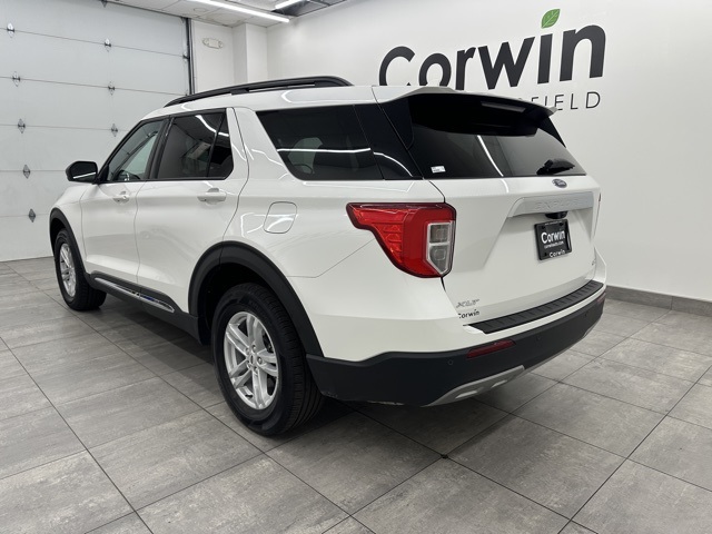 2023 Ford Explorer XLT photo 2