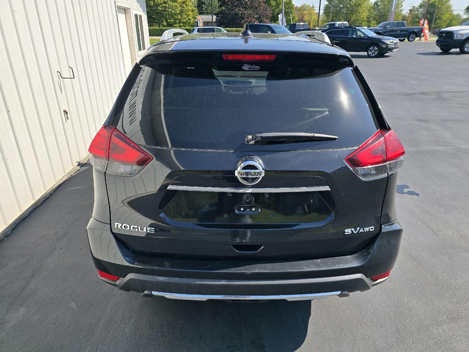 2017 Nissan Rogue SV photo 31