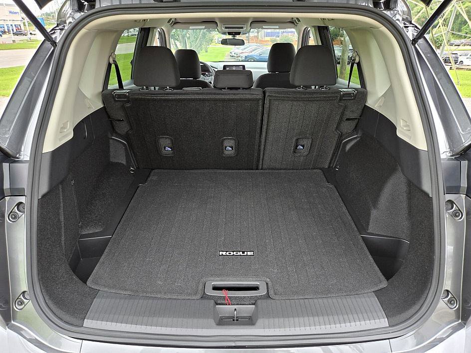 2025 Nissan Rogue S photo 11