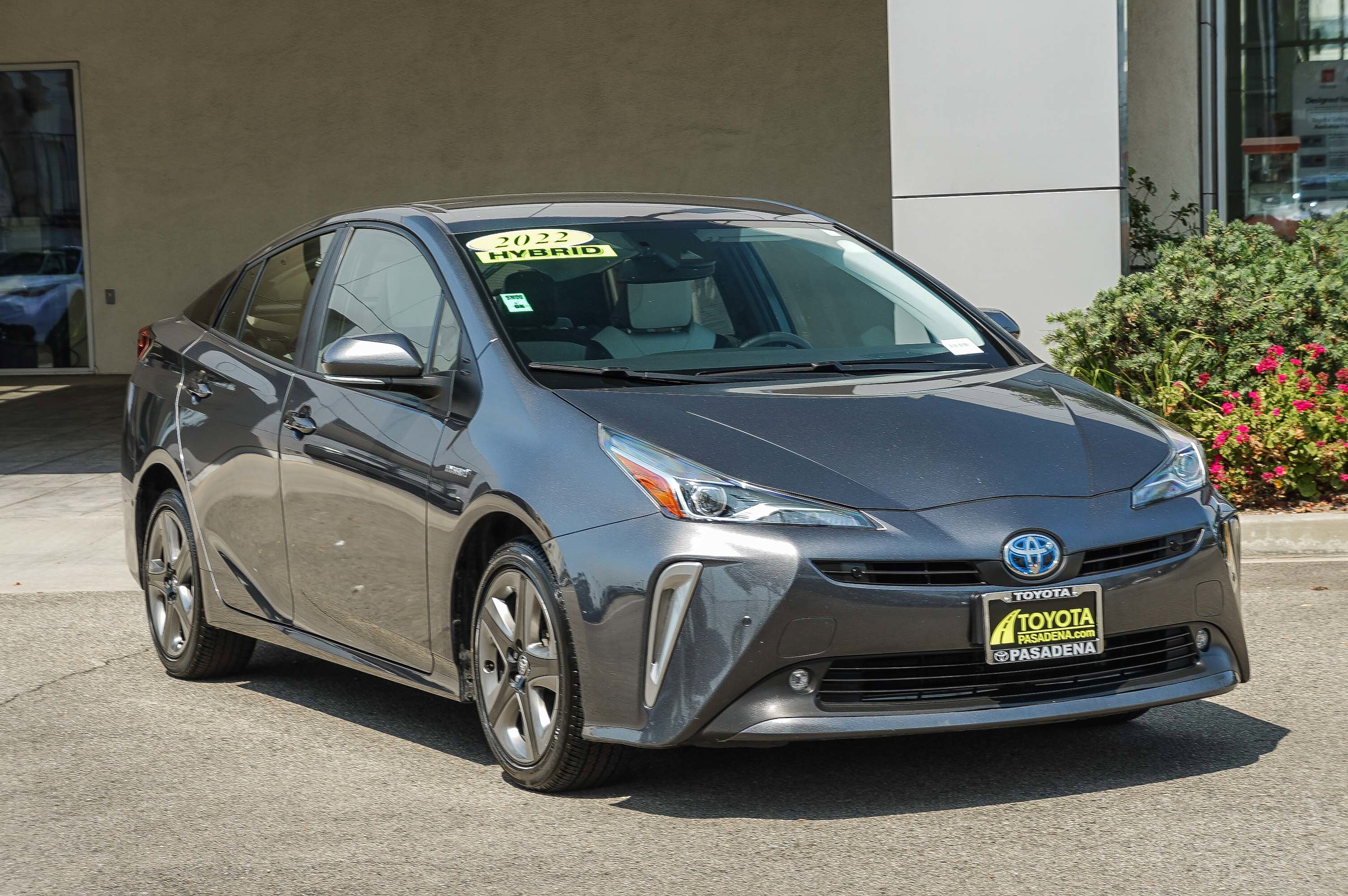 2022 Toyota Prius Limited photo 3