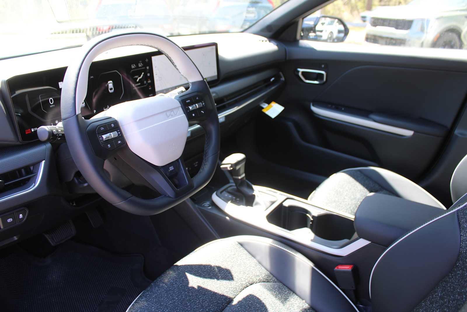 2025 Kia K4 GT-Line photo 19