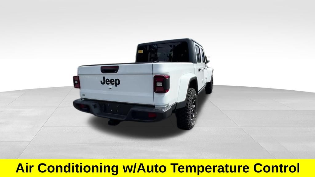 2024 Jeep Gladiator Willys photo 6