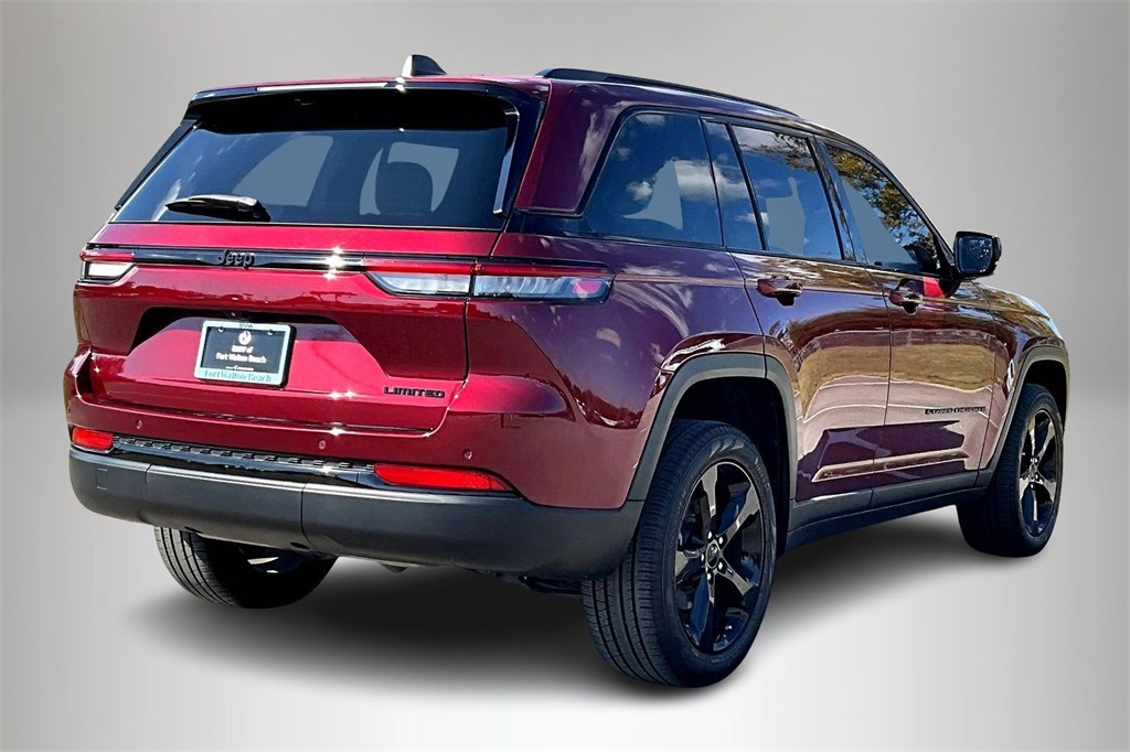 2023 Jeep Grand Cherokee Limited photo 3