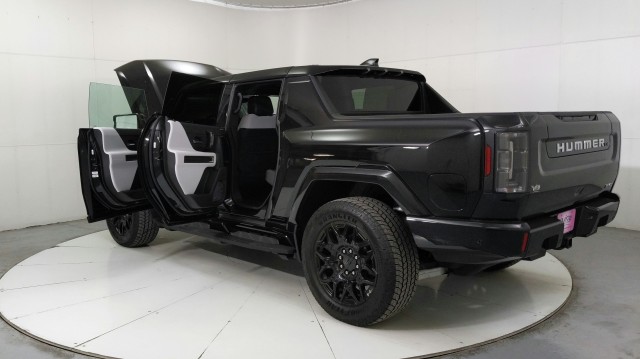 Used 2025 Void Black GMC 2X image 10