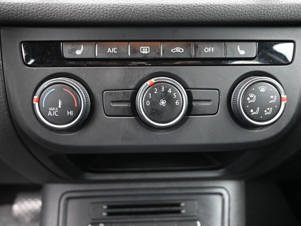 2017 Volkswagen Tiguan S photo 14