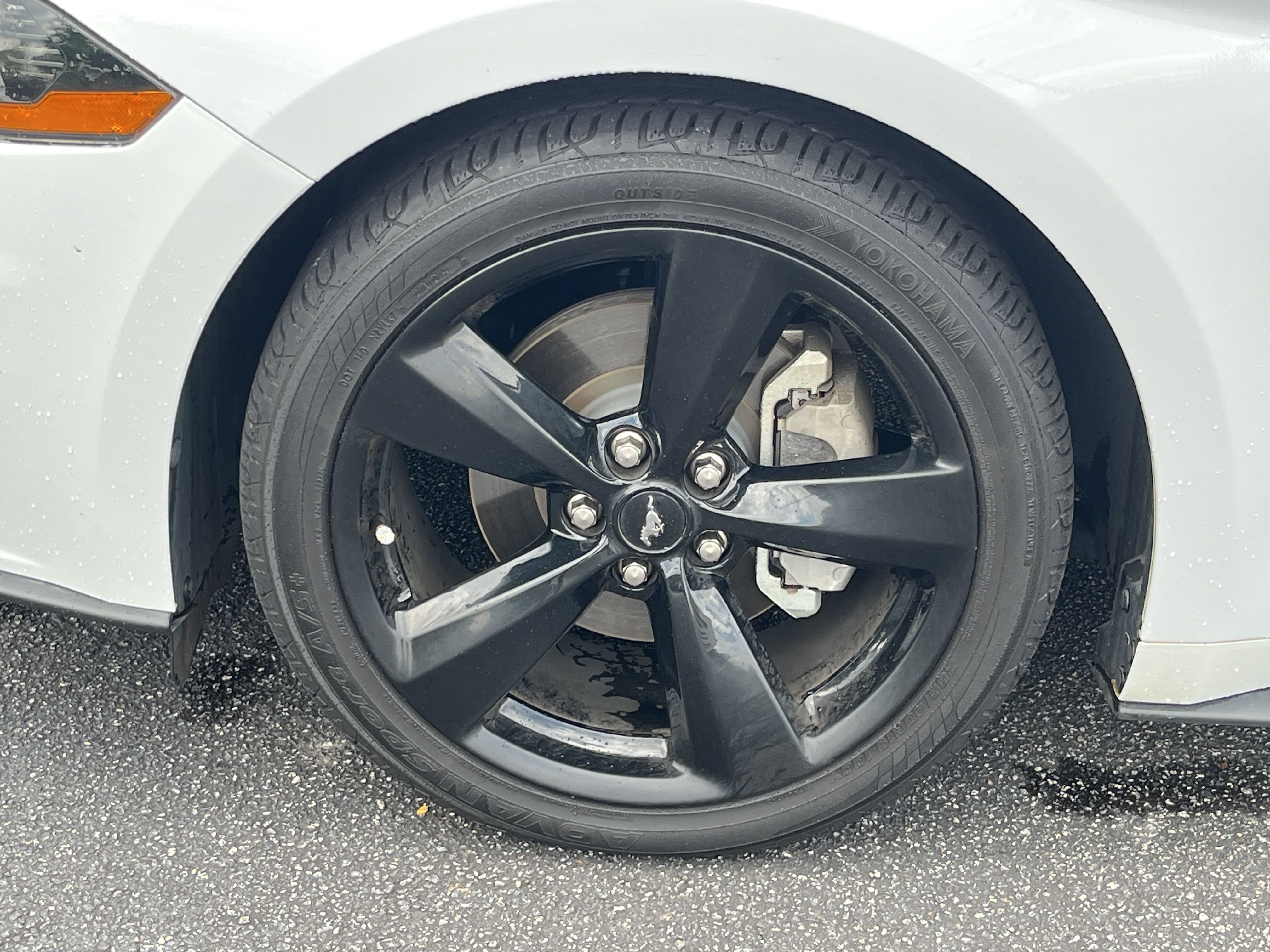 2022 Ford Mustang EcoBoost photo 20