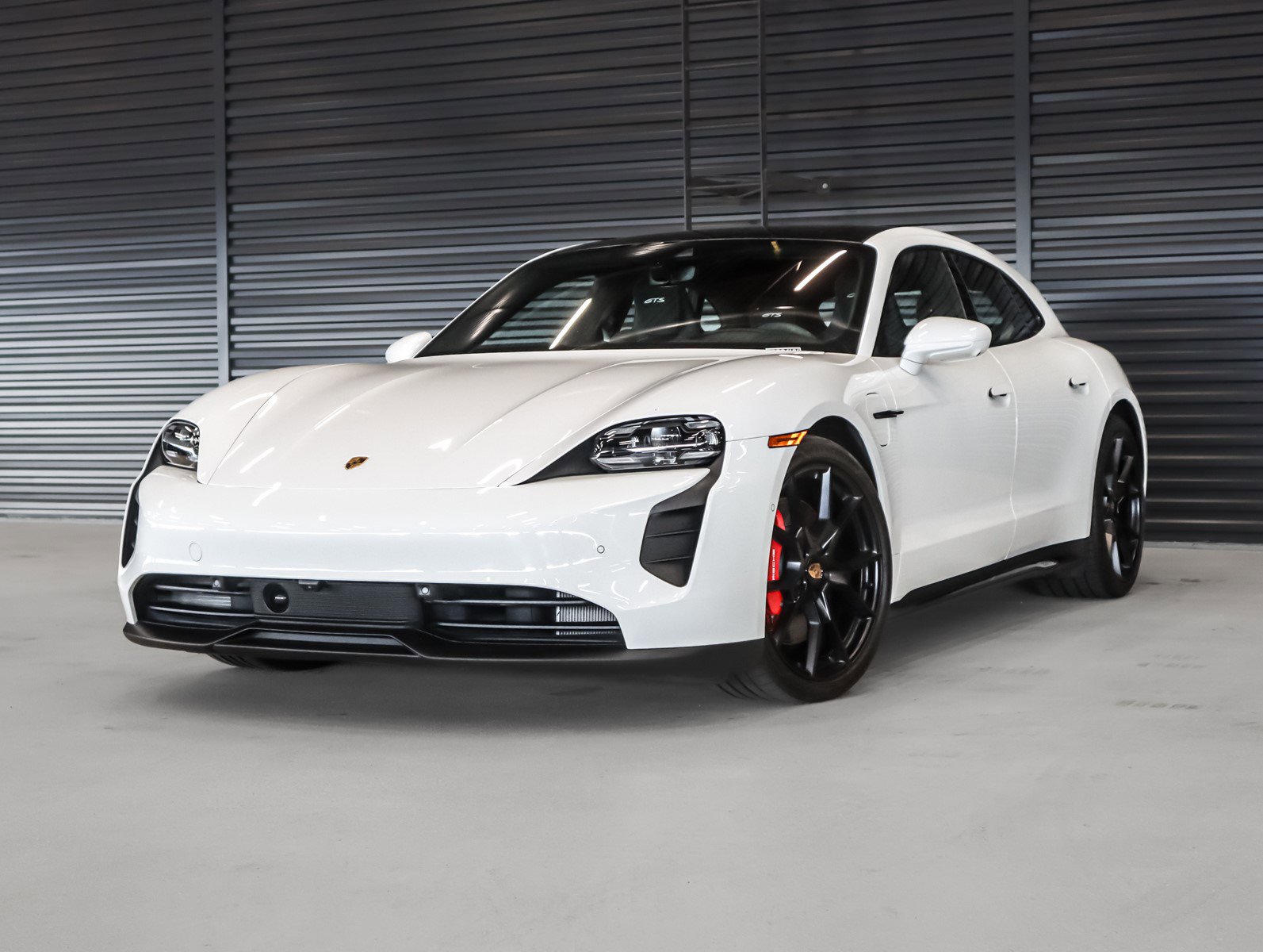 2023 Porsche Taycan GTS's photo