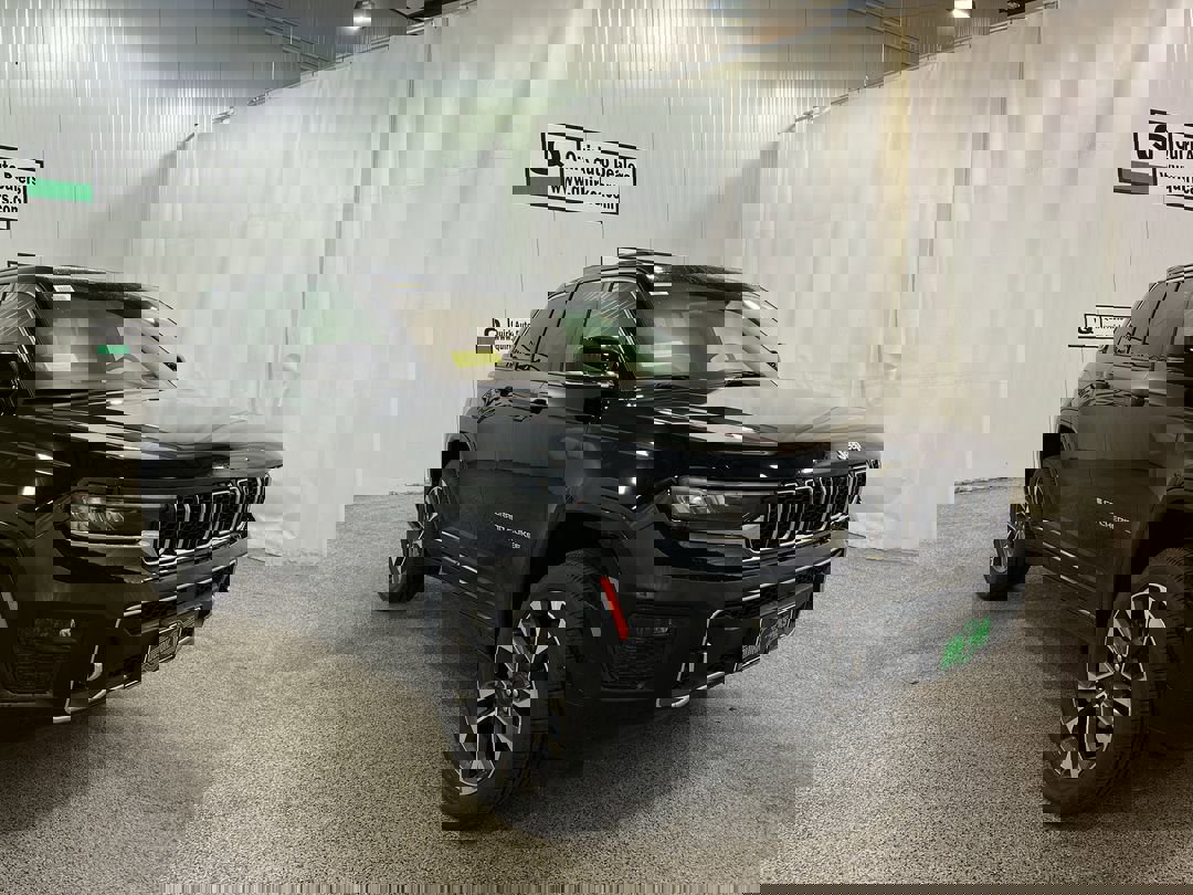 2025 Jeep Grand Cherokee Overland's photo