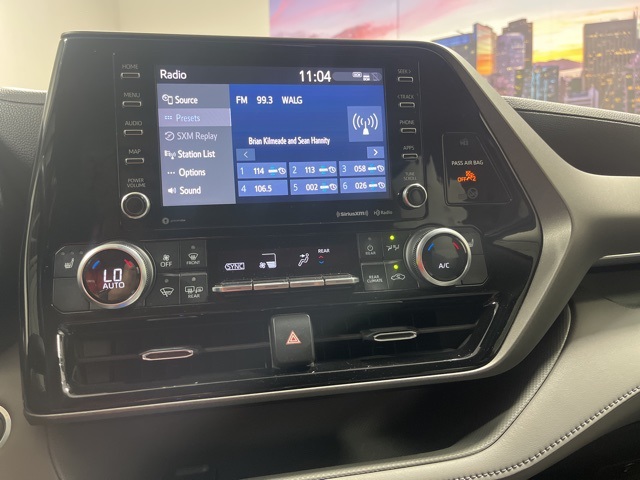 2021 Toyota Highlander XLE photo 15