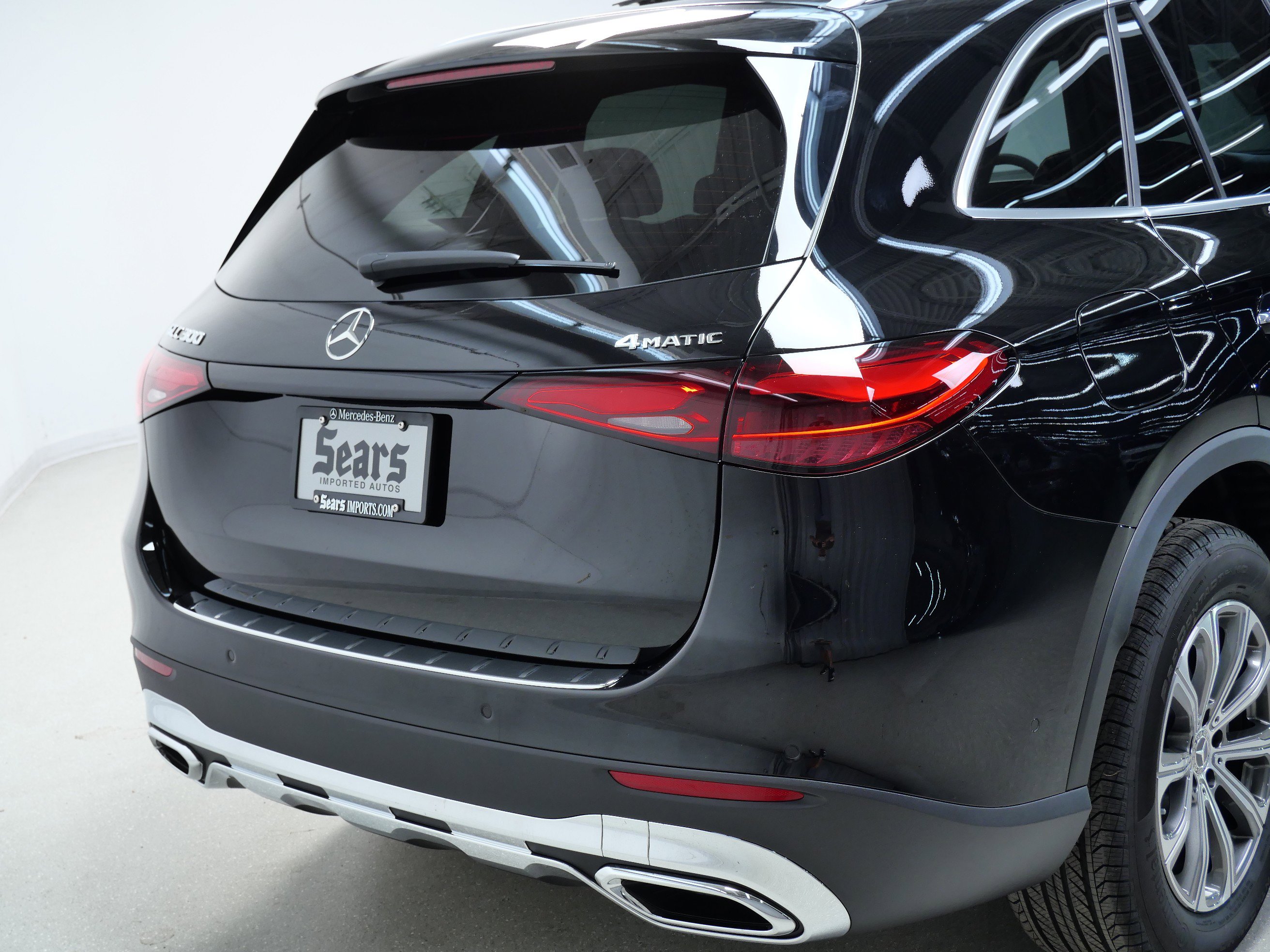 2026 Mercedes Benz GLC 300 4MATIC photo 4
