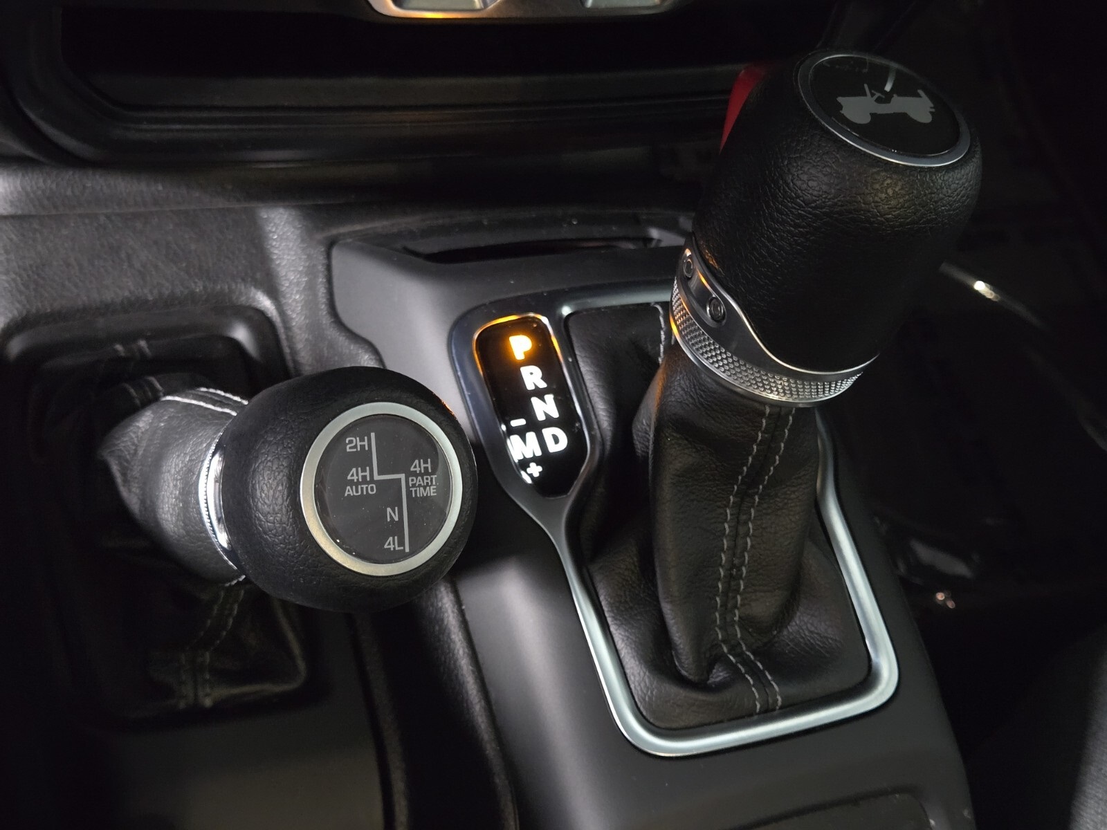 2024 Jeep Wrangler Sport S 4xe photo 32