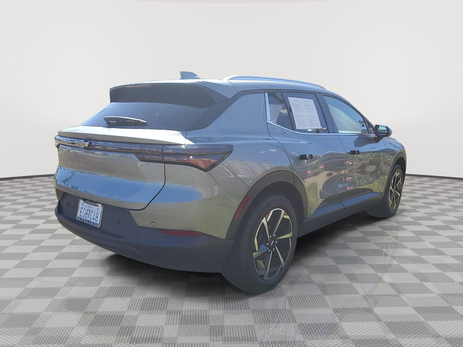 2026 Chevrolet Equinox EV 1LT photo 3