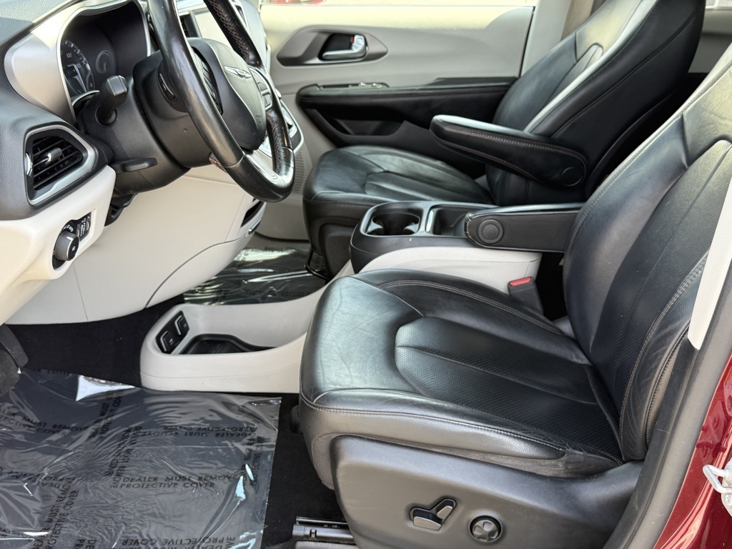 2020 Chrysler Pacifica Touring L photo 19