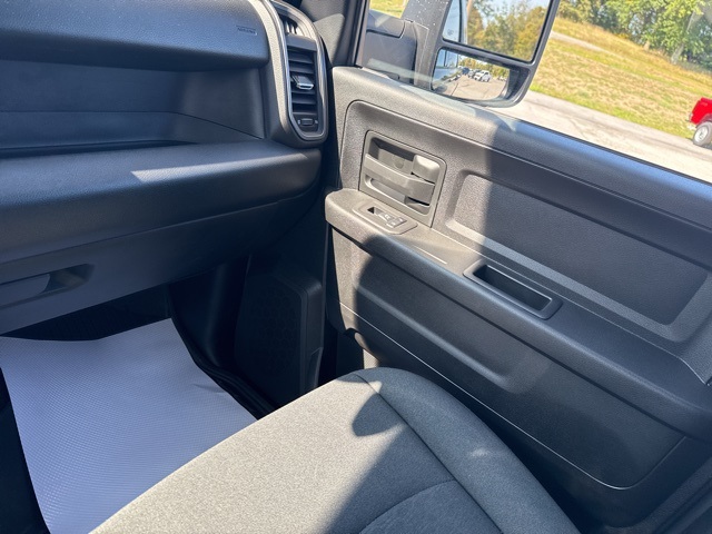 2025 Ram 2500 Tradesman photo 28