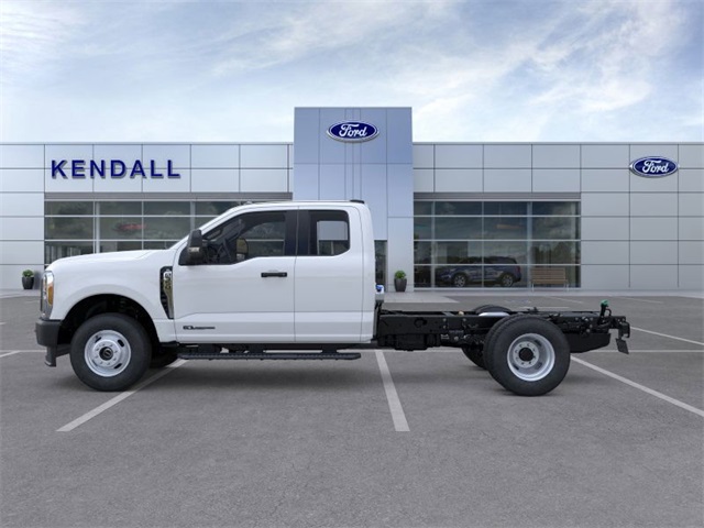 2025 Ford F-350 photo 2