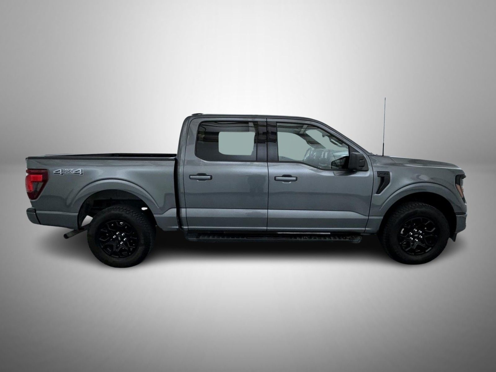 2024 Ford F-150 XLT photo 3