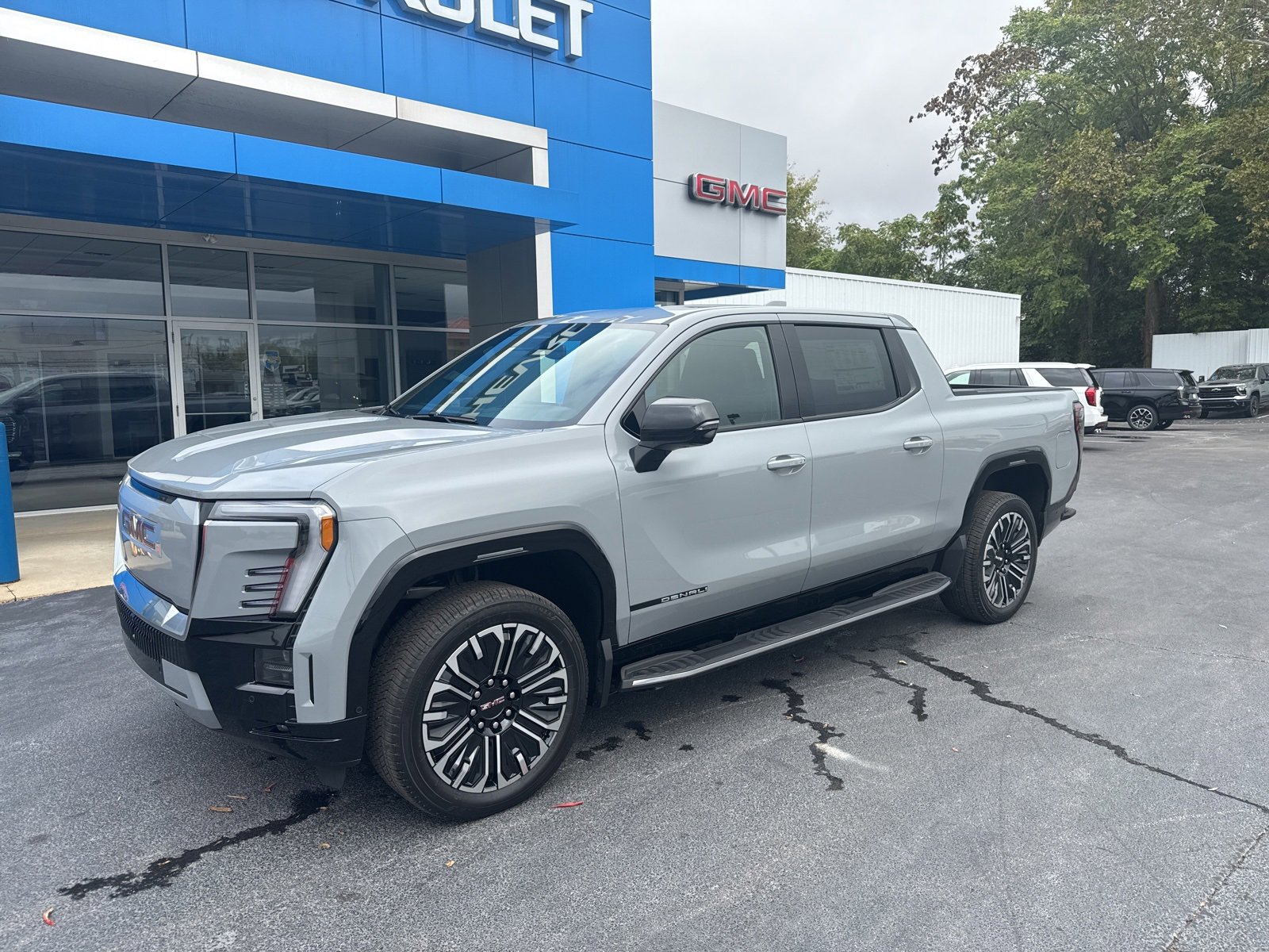 2026 Gmc Sierra EV Denali photo 2