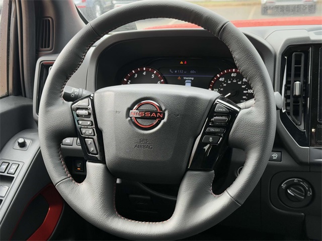 2025 Nissan Frontier Crew Cab PRO-4X photo 3