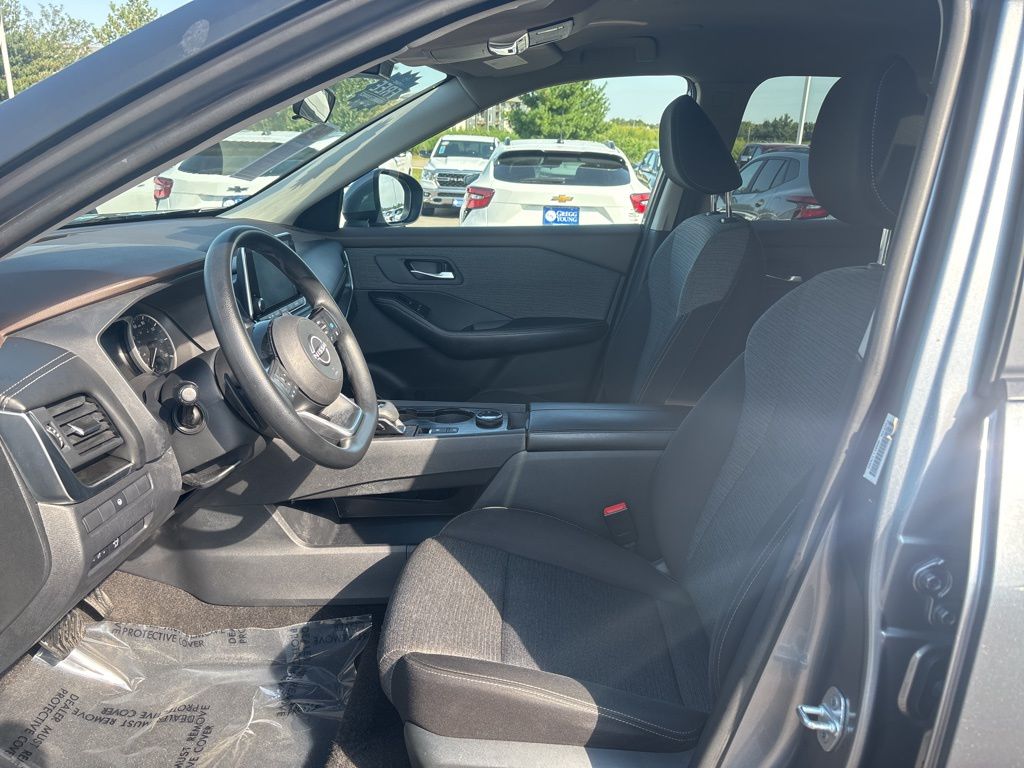 2023 Nissan Rogue SV photo 11
